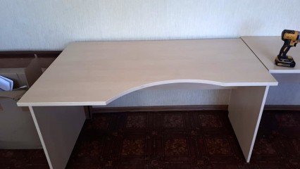 Угловой офисный стол